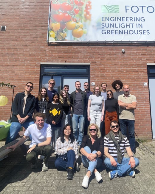 4-5 FOTONIQ TEAM PHOTO - extra color